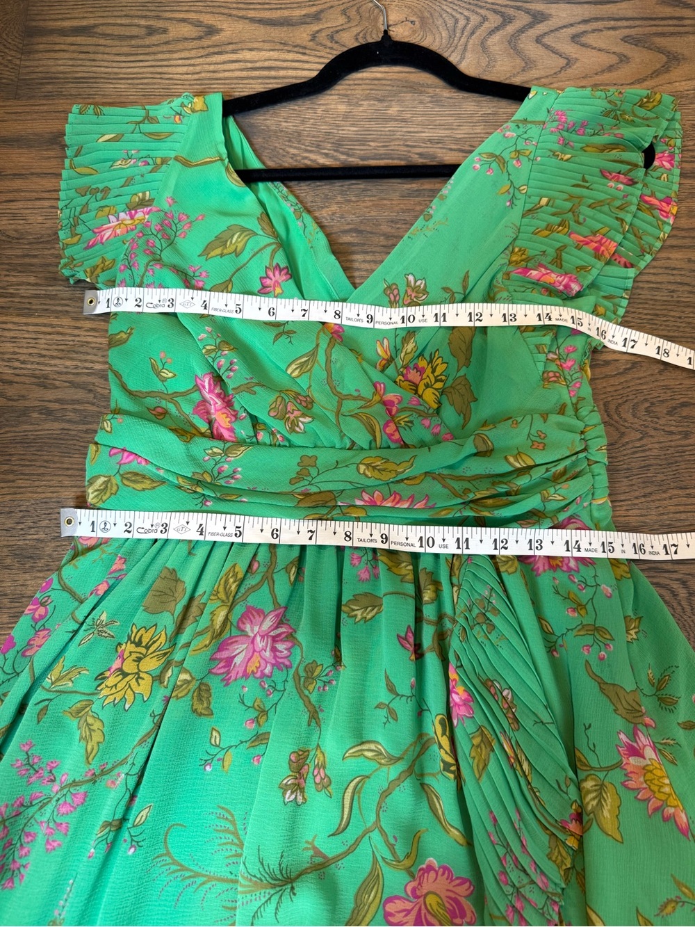 Anthropologie Green Floral Wrap Ruffle Dress, size 6. Like new. - Picture 8 of 9